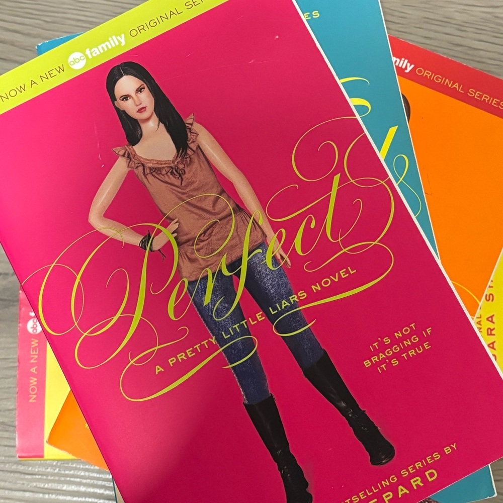 Pretty Little Liars “Perfect” Book